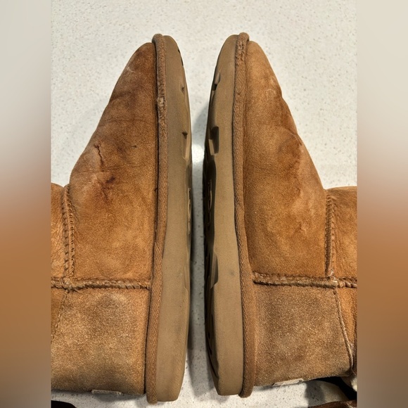 UGG Tan Boots with Cream Shearling and Bow - Picture 5 of 6